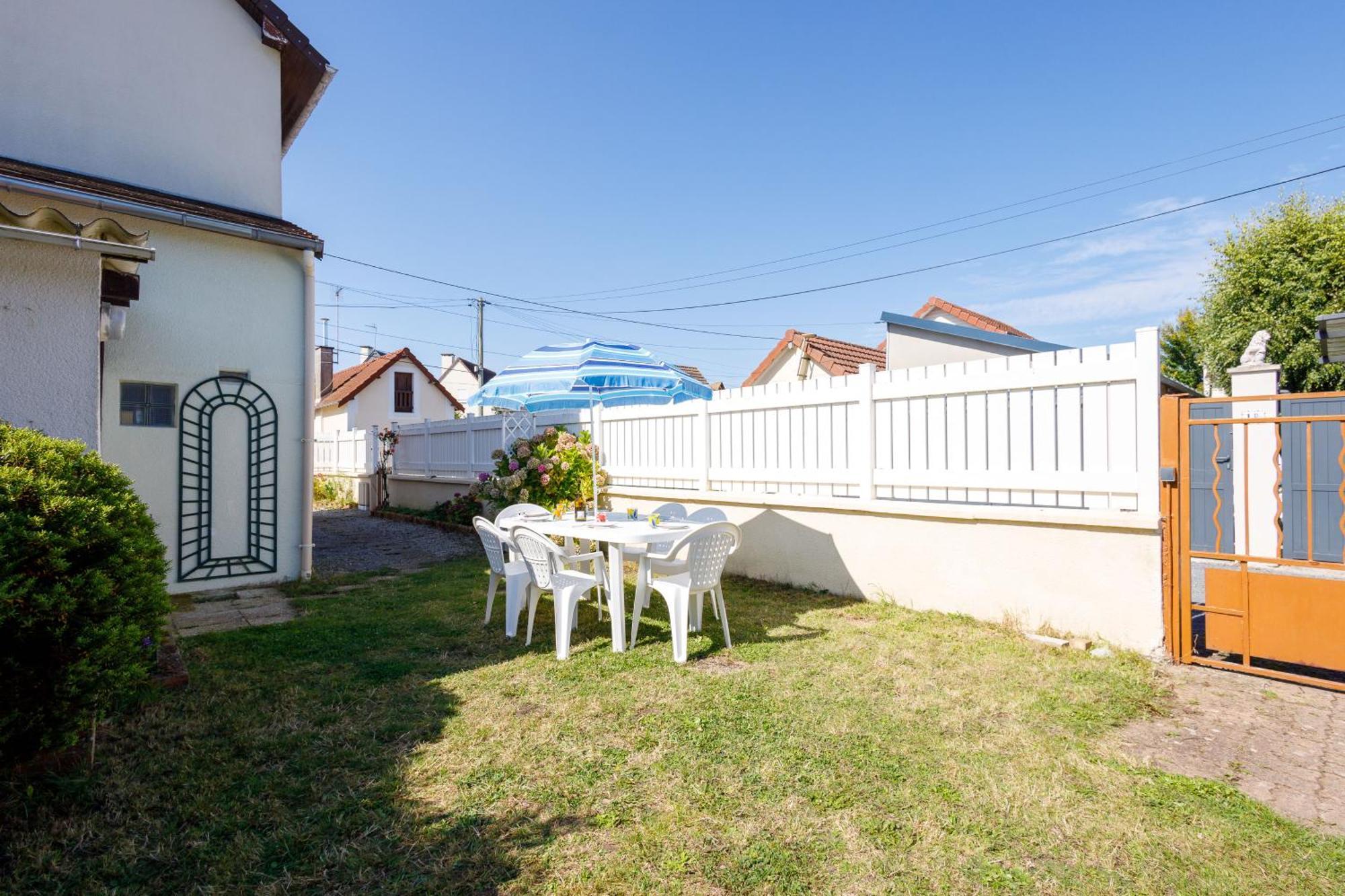 La Maison Cabourgeaise Proche Mer Εξωτερικό φωτογραφία
